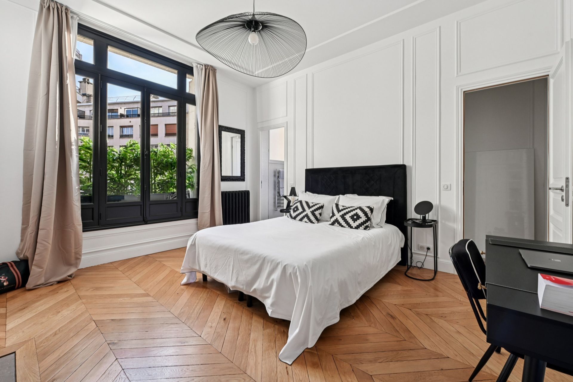 luxury apartment 7 Rooms for sale on PARIS (75016)