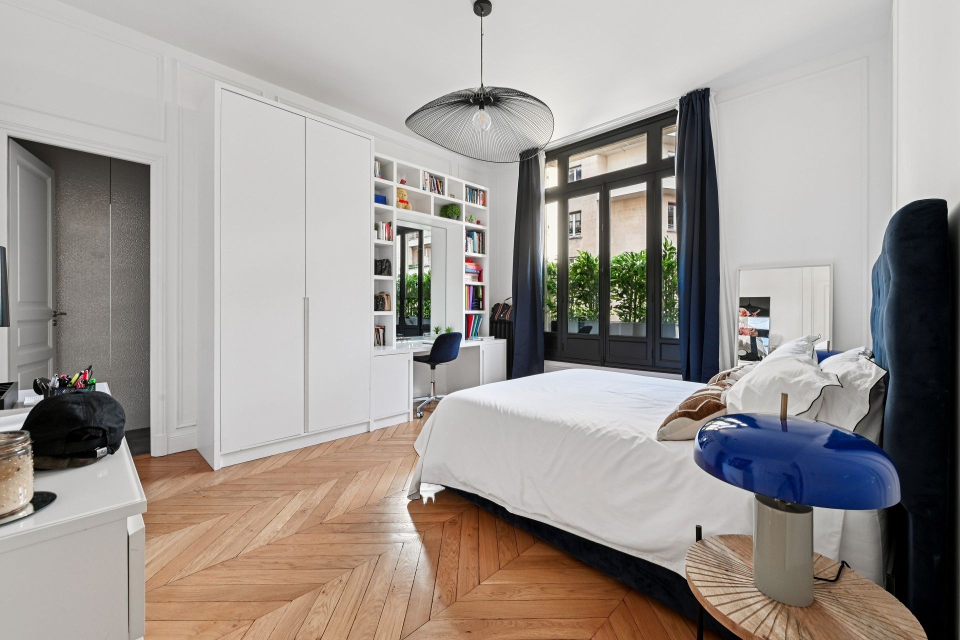 luxury apartment 7 Rooms for sale on PARIS (75016)
