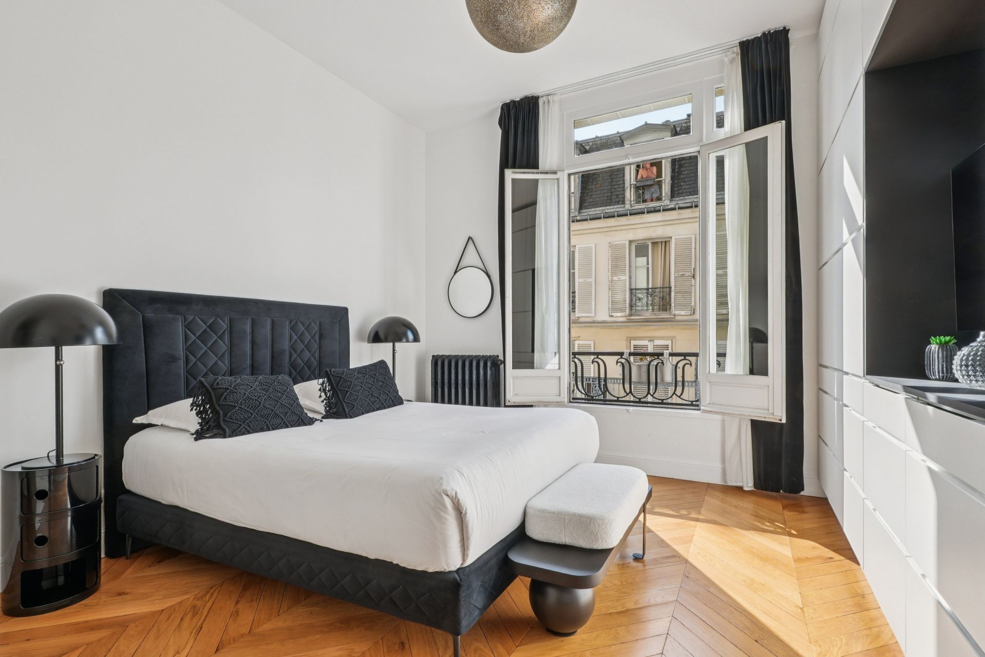 luxury apartment 7 Rooms for sale on PARIS (75016)