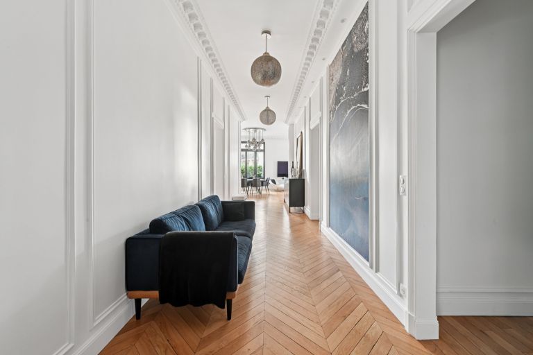 luxury apartment 7 Rooms for sale on PARIS (75016)