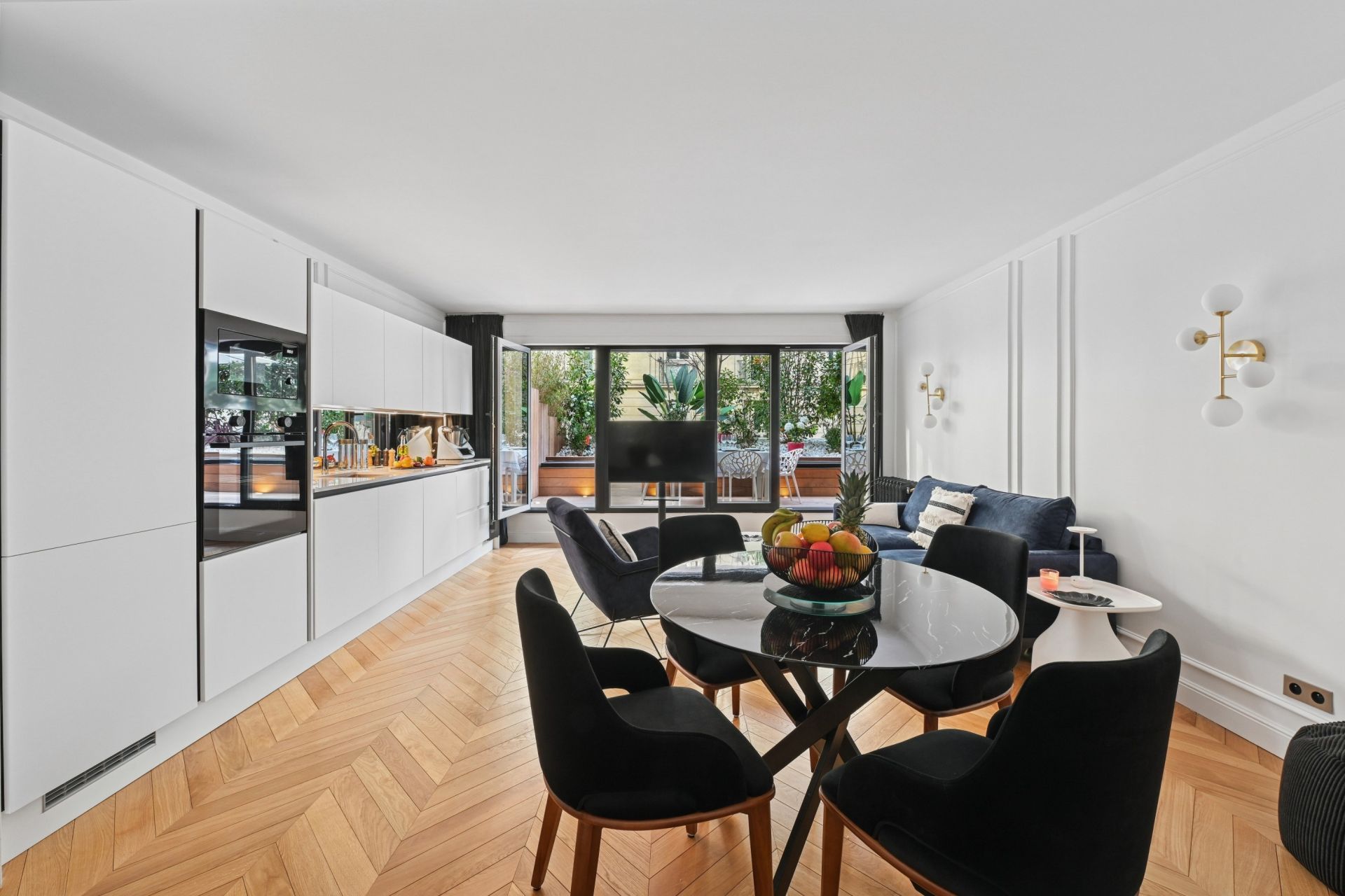 luxury apartment 4 Rooms for sale on PARIS (75011)