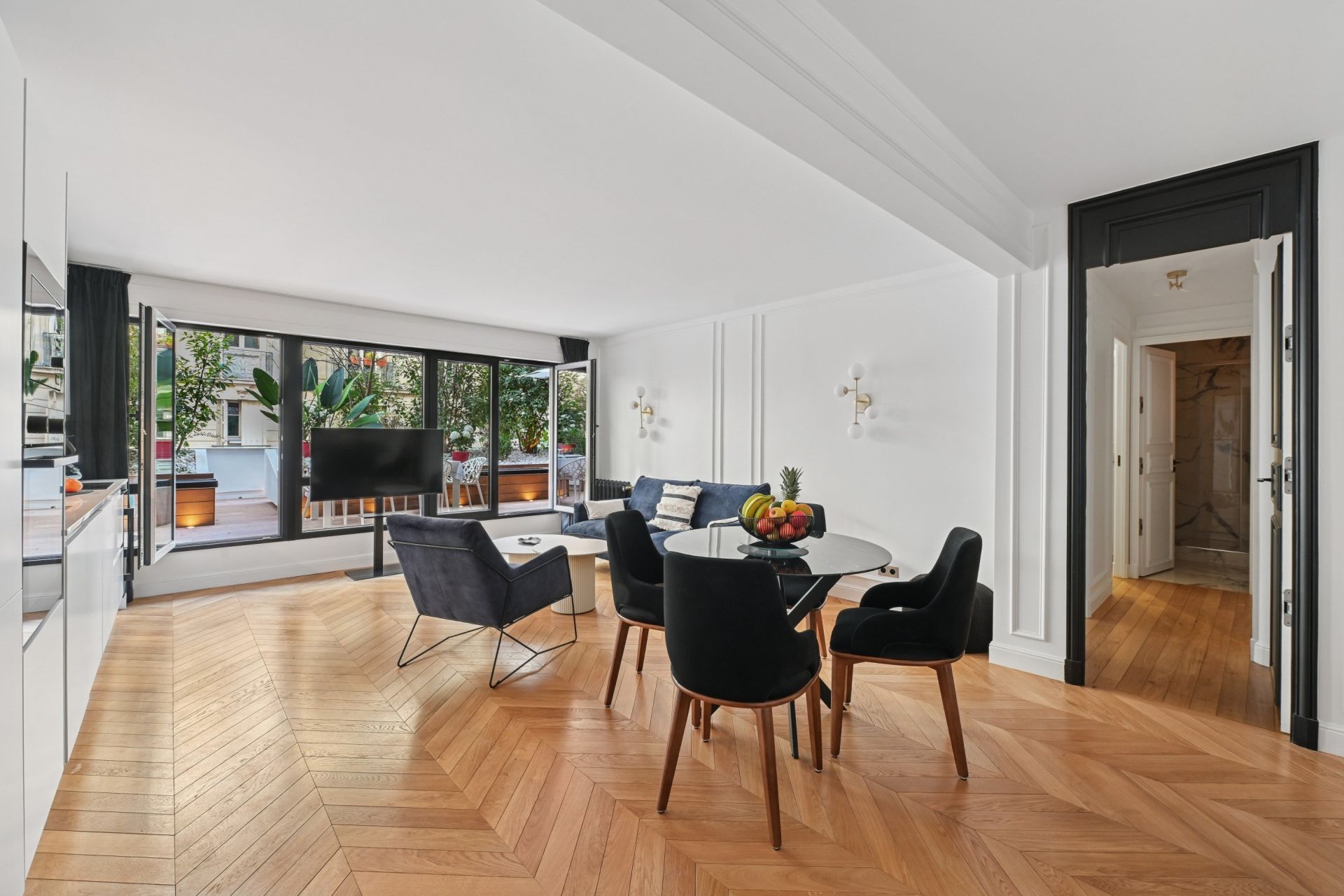 luxury apartment 4 Rooms for sale on PARIS (75011)