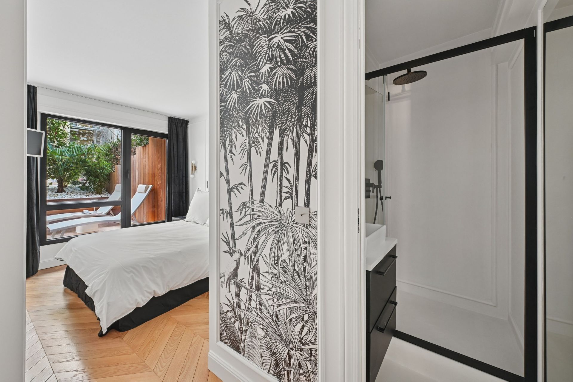 luxury apartment 4 Rooms for sale on PARIS (75011)