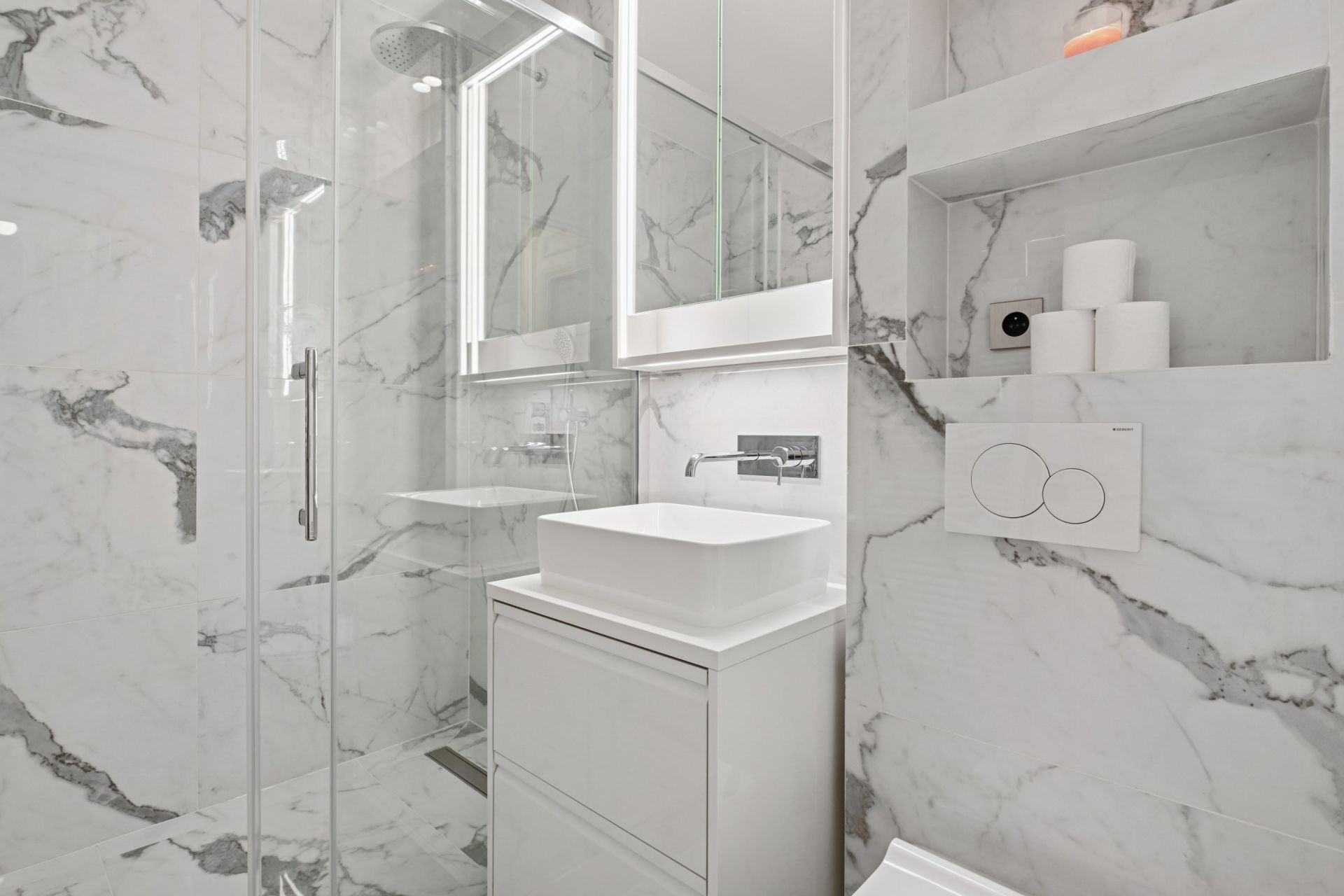 luxury apartment 4 Rooms for sale on PARIS (75011)