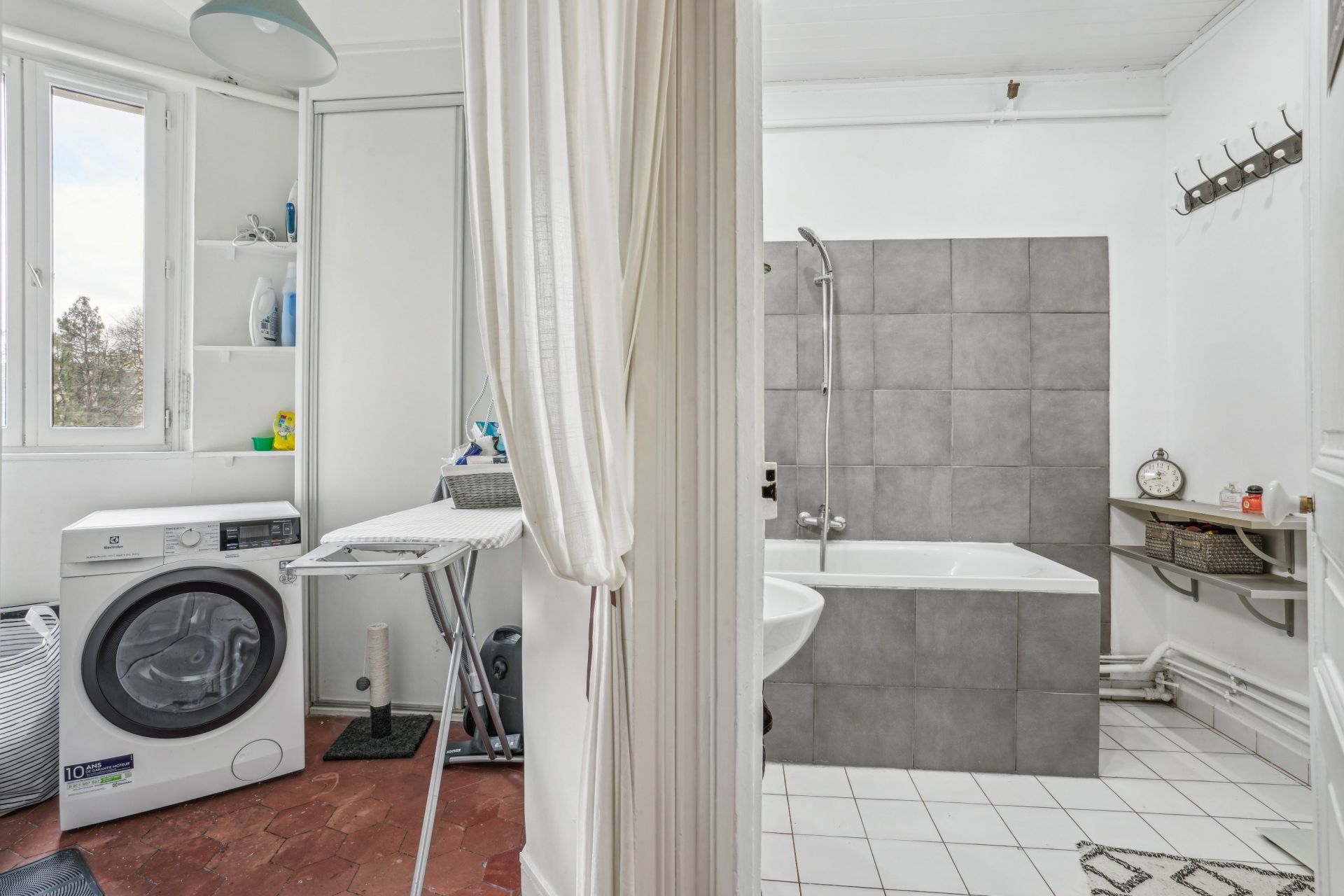 luxury apartment 6 Rooms for sale on NEUILLY SUR SEINE (92200)