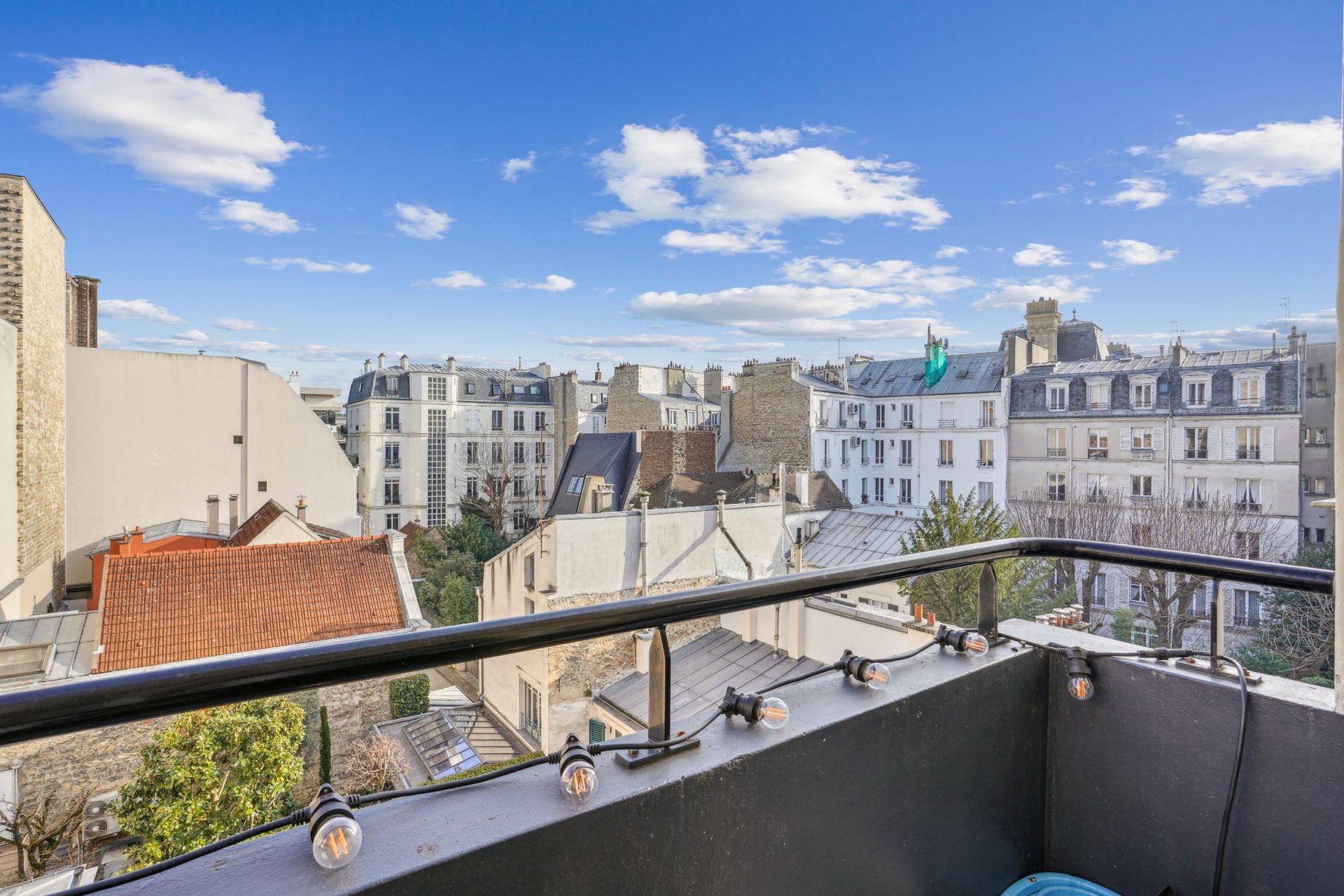 luxury apartment 6 Rooms for sale on NEUILLY SUR SEINE (92200)