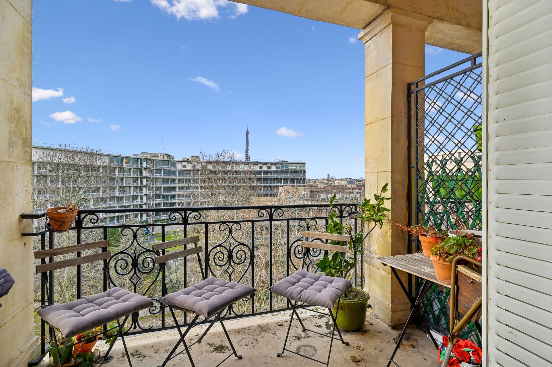 luxury apartment 5 Rooms for sale on PARIS (75007)