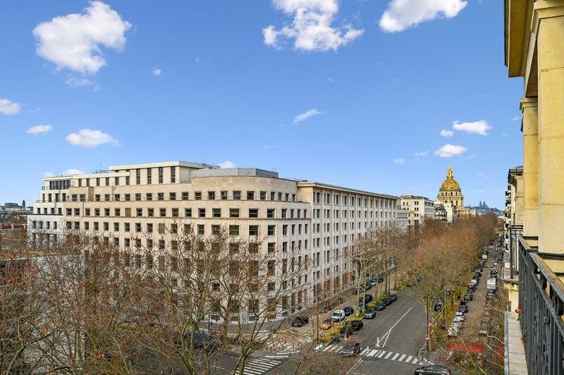 luxury apartment 5 Rooms for sale on PARIS (75007)