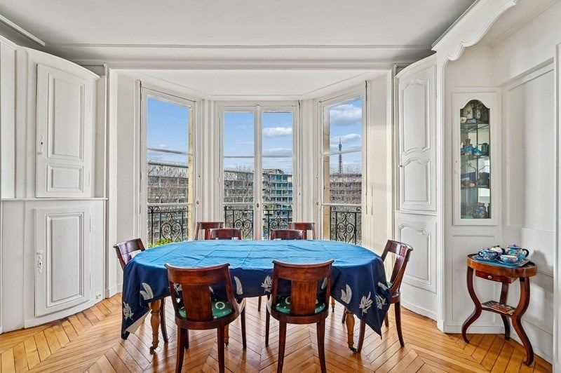 luxury apartment 5 Rooms for sale on PARIS (75007)