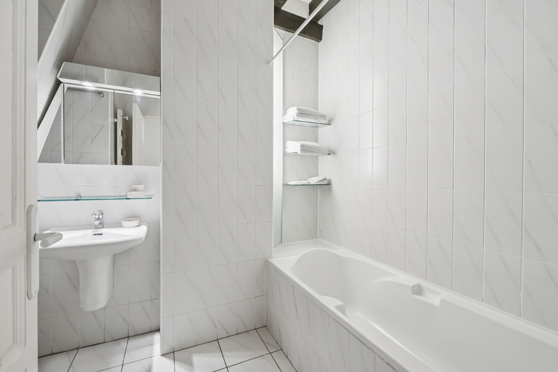 luxury apartment 2 Rooms for sale on PARIS (75001)