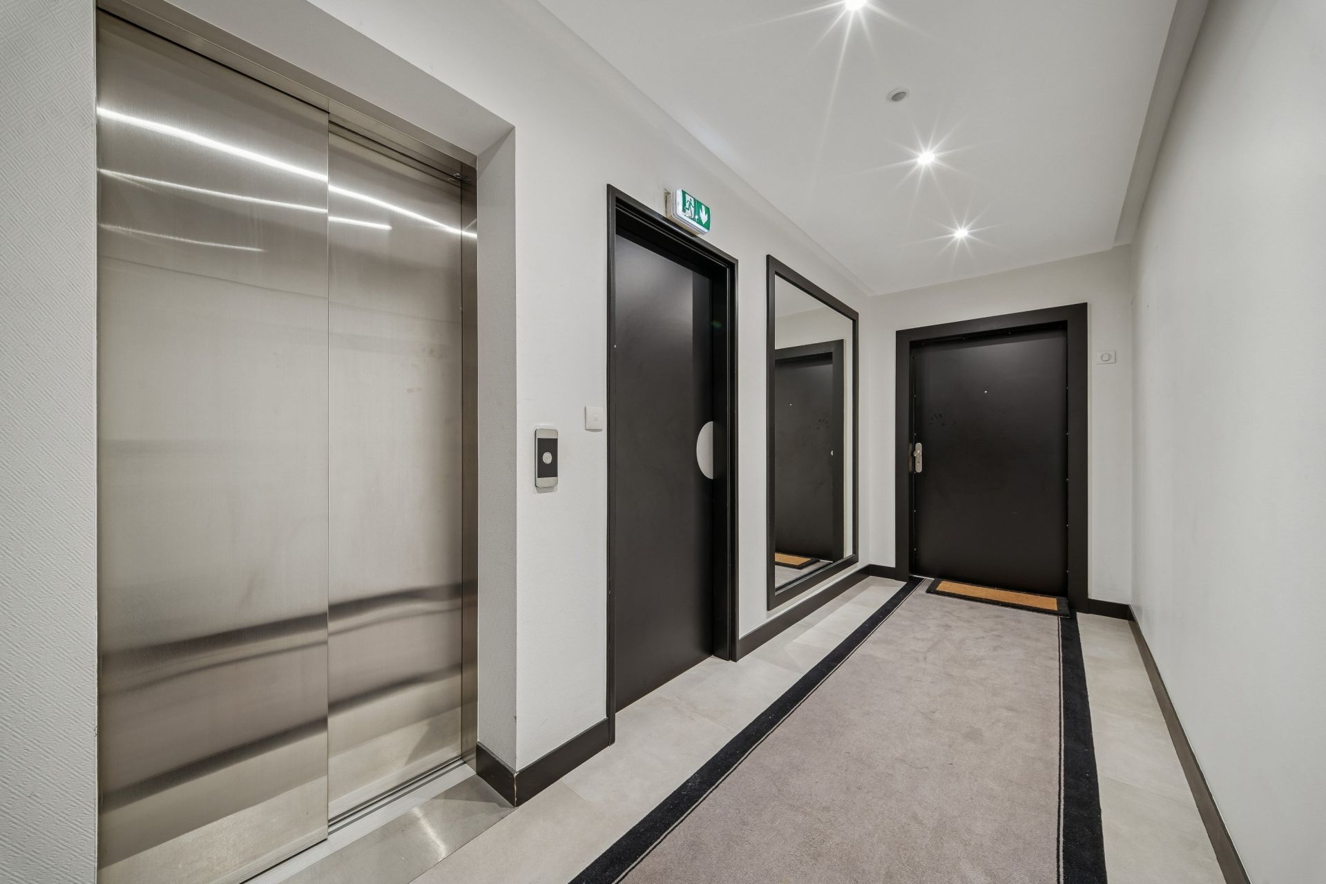 luxury apartment 4 Rooms for sale on PARIS (75016)