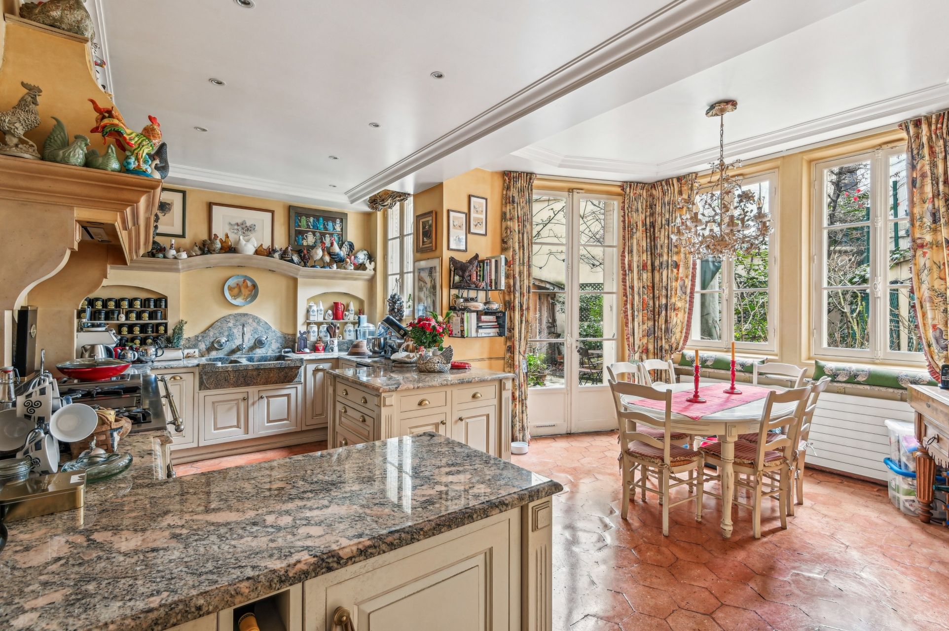 mansion (hôtel particulier) 14 Rooms for sale on PARIS (75016)