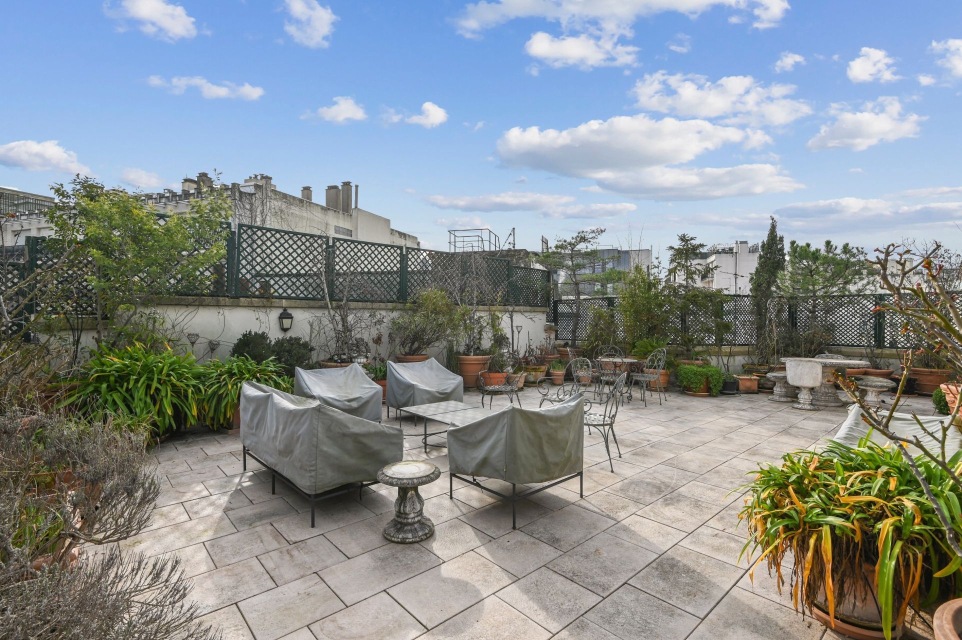 mansion (hôtel particulier) 14 Rooms for sale on PARIS (75016)