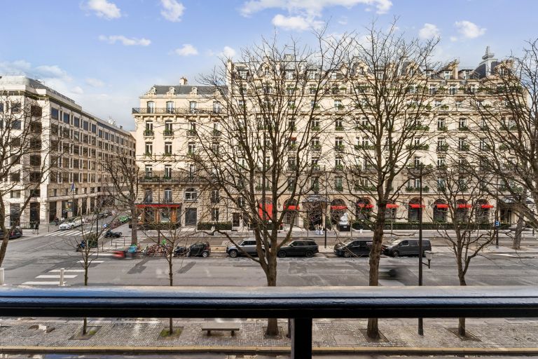 luxury apartment 3 Rooms for sale on PARIS (75008)