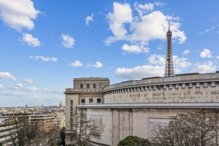 luxury apartment 7 Rooms for sale on PARIS (75116)