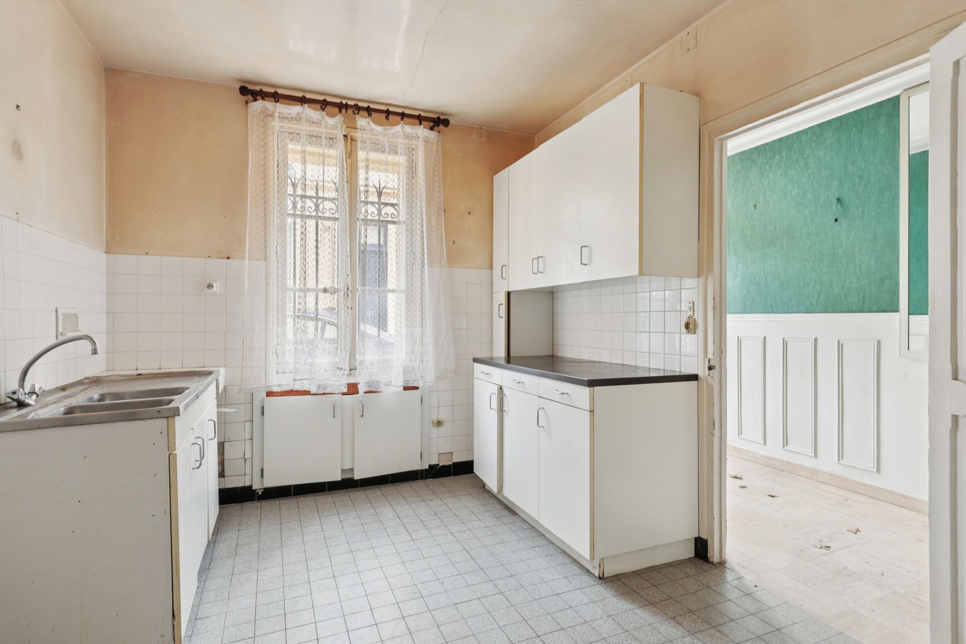 luxury house 9 Rooms for sale on VERSAILLES (78000)