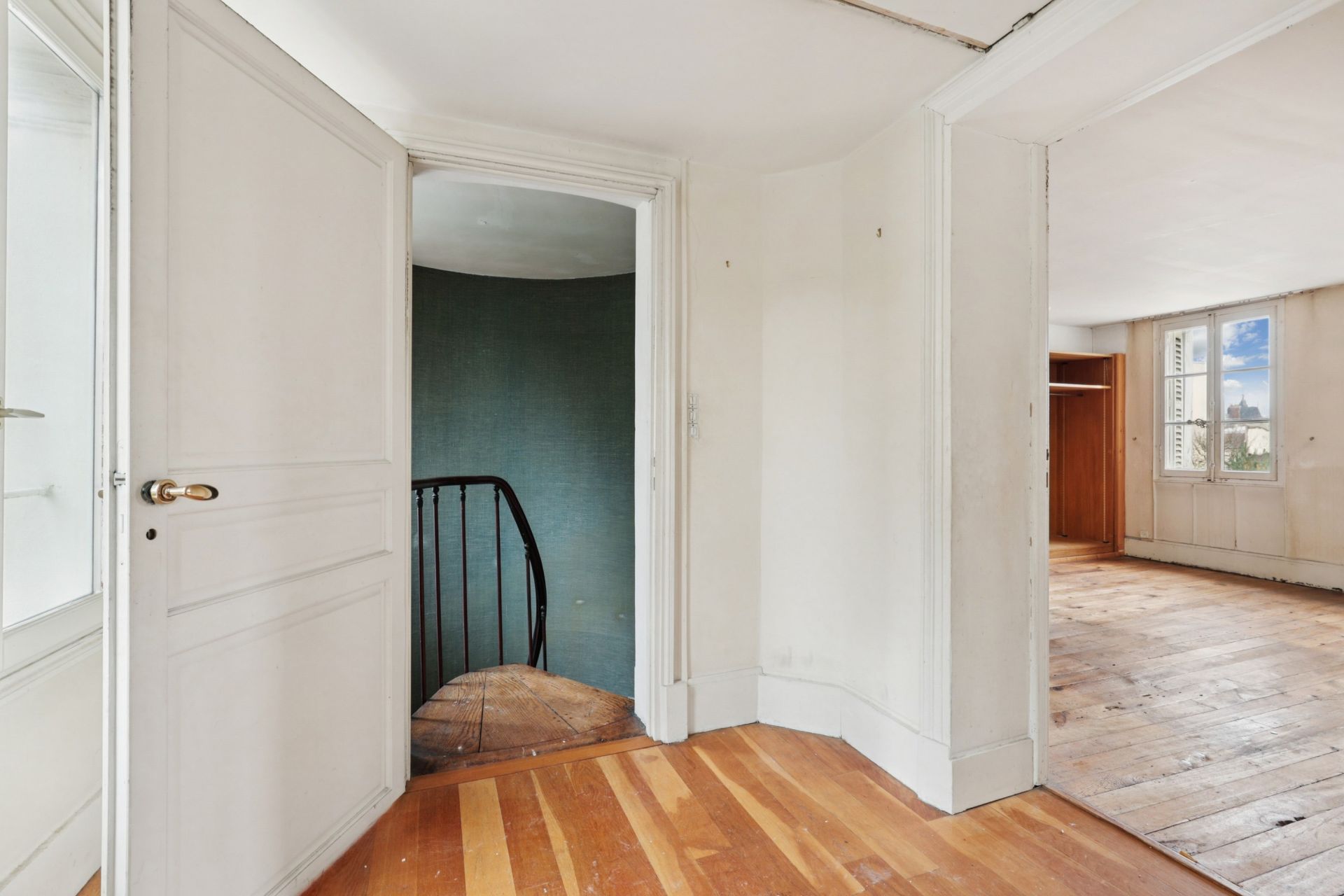 luxury house 9 Rooms for sale on VERSAILLES (78000)