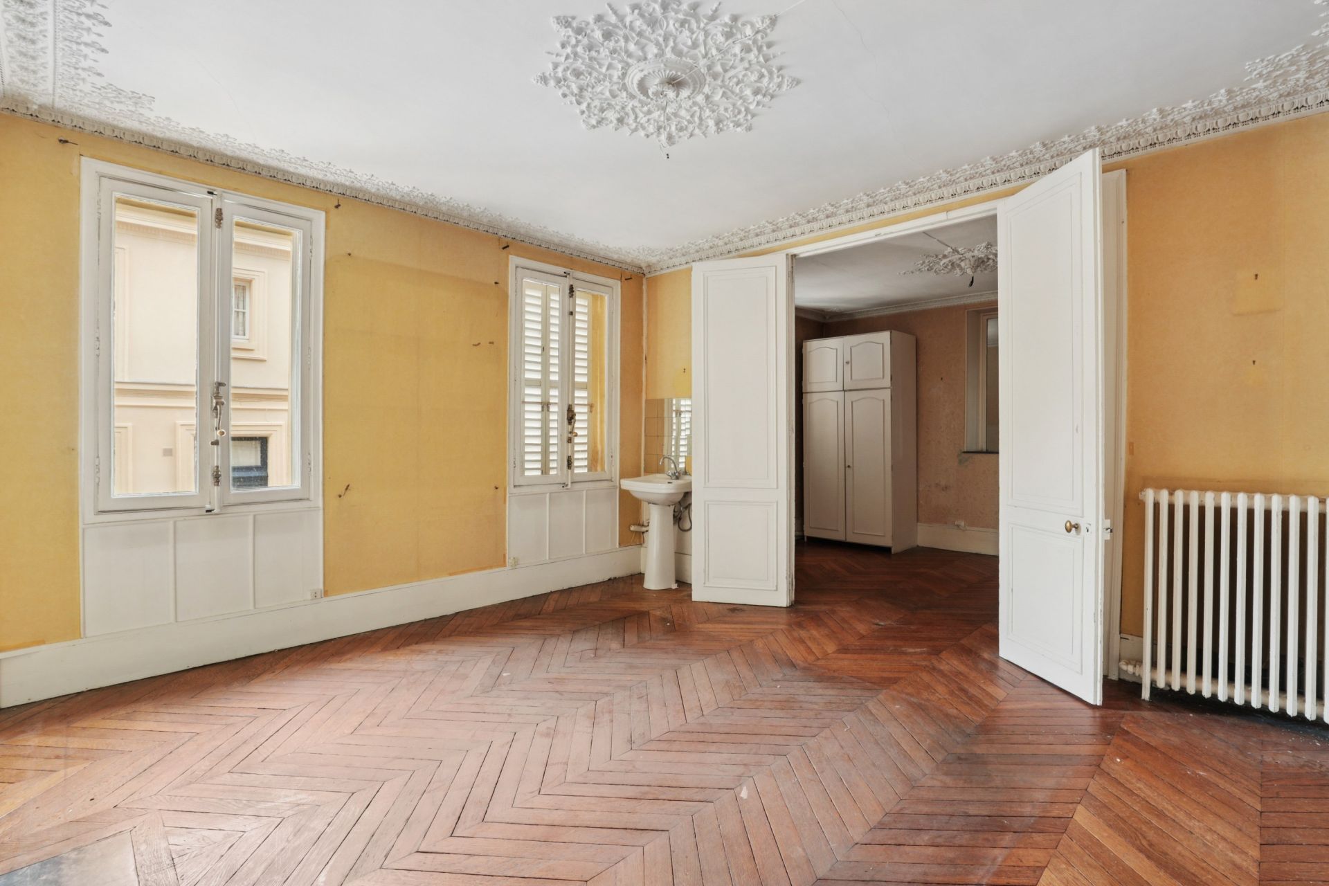 luxury house 9 Rooms for sale on VERSAILLES (78000)