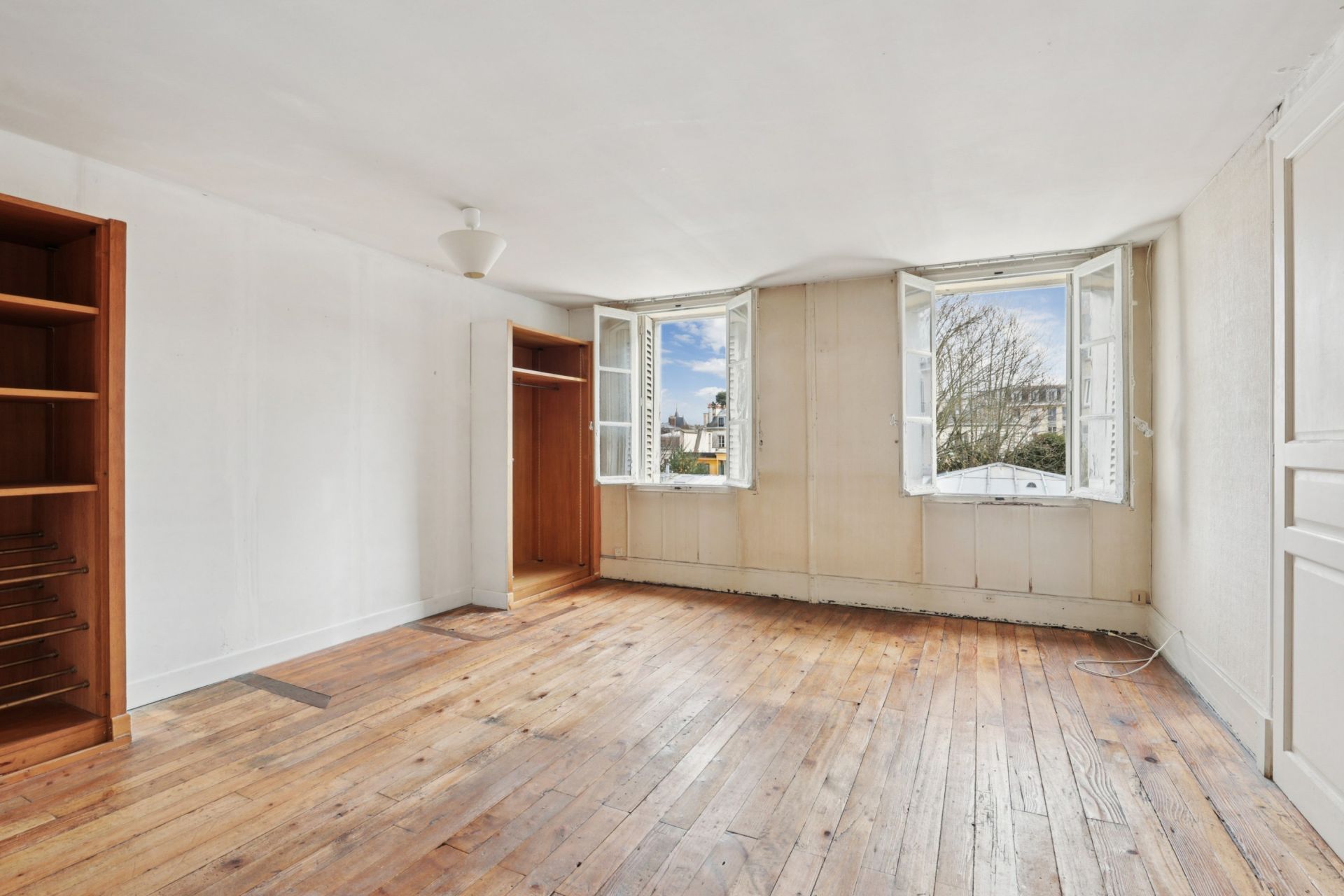 luxury house 9 Rooms for sale on VERSAILLES (78000)