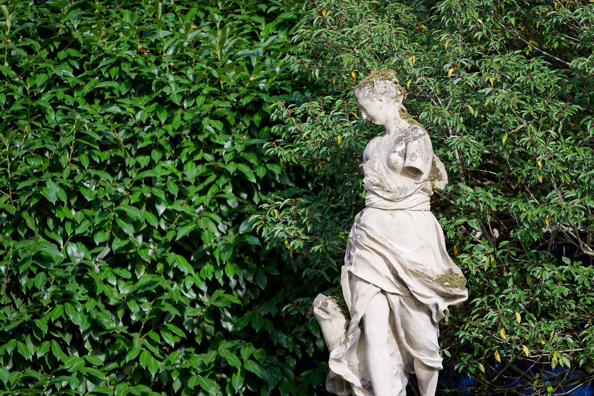 luxury house 9 Rooms for sale on VILLE D AVRAY (92410)