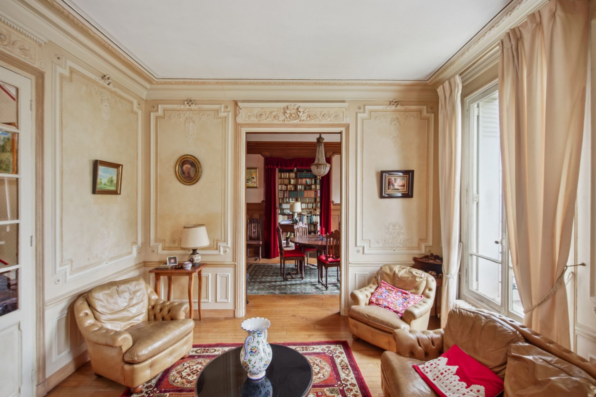 luxury house 10 Rooms for sale on ASNIERES SUR SEINE (92600)