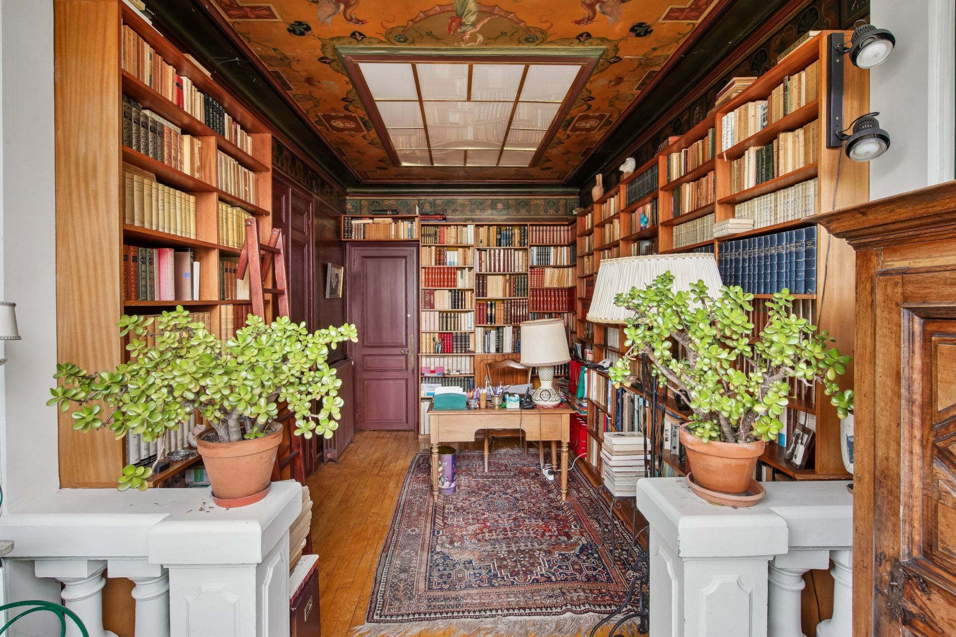 luxury house 10 Rooms for sale on ASNIERES SUR SEINE (92600)