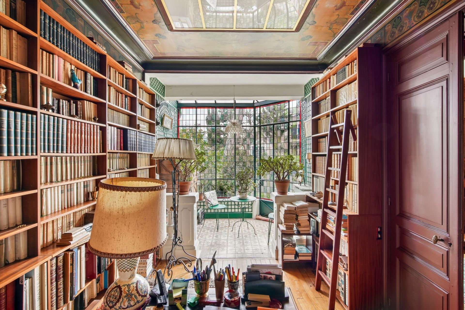 luxury house 10 Rooms for sale on ASNIERES SUR SEINE (92600)