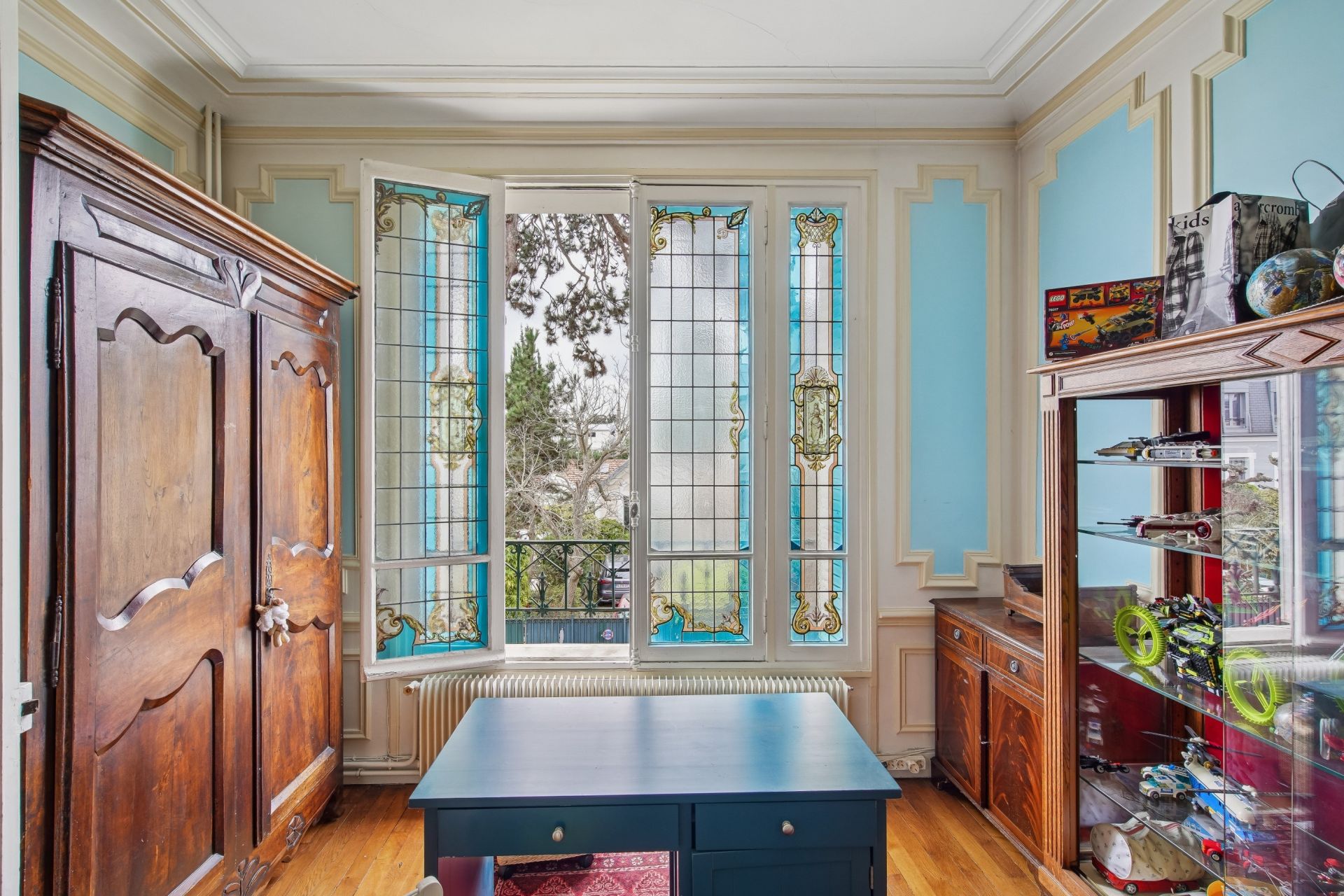 luxury house 10 Rooms for sale on ASNIERES SUR SEINE (92600)