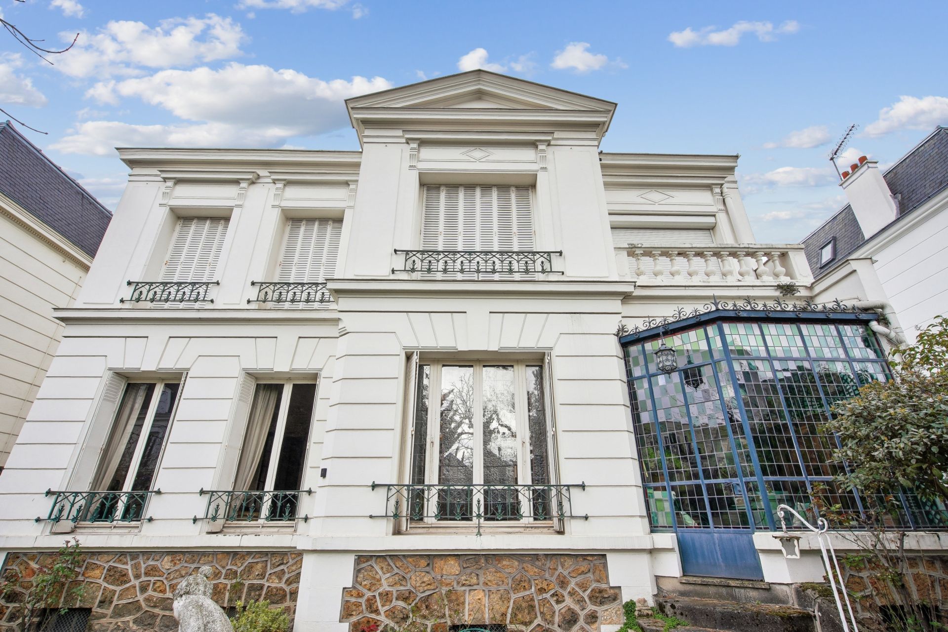 luxury house 10 Rooms for sale on ASNIERES SUR SEINE (92600)