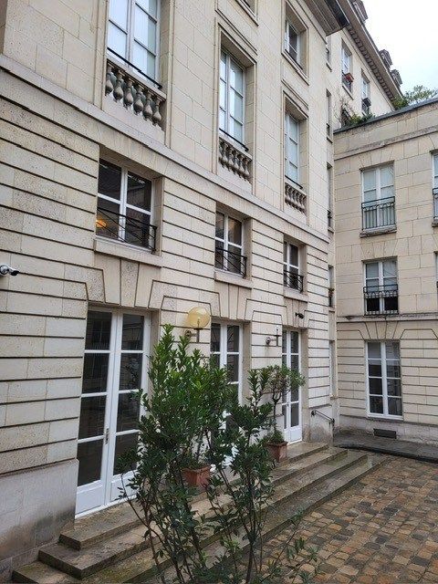 luxury apartment 1 room for sale on PARIS (75003)