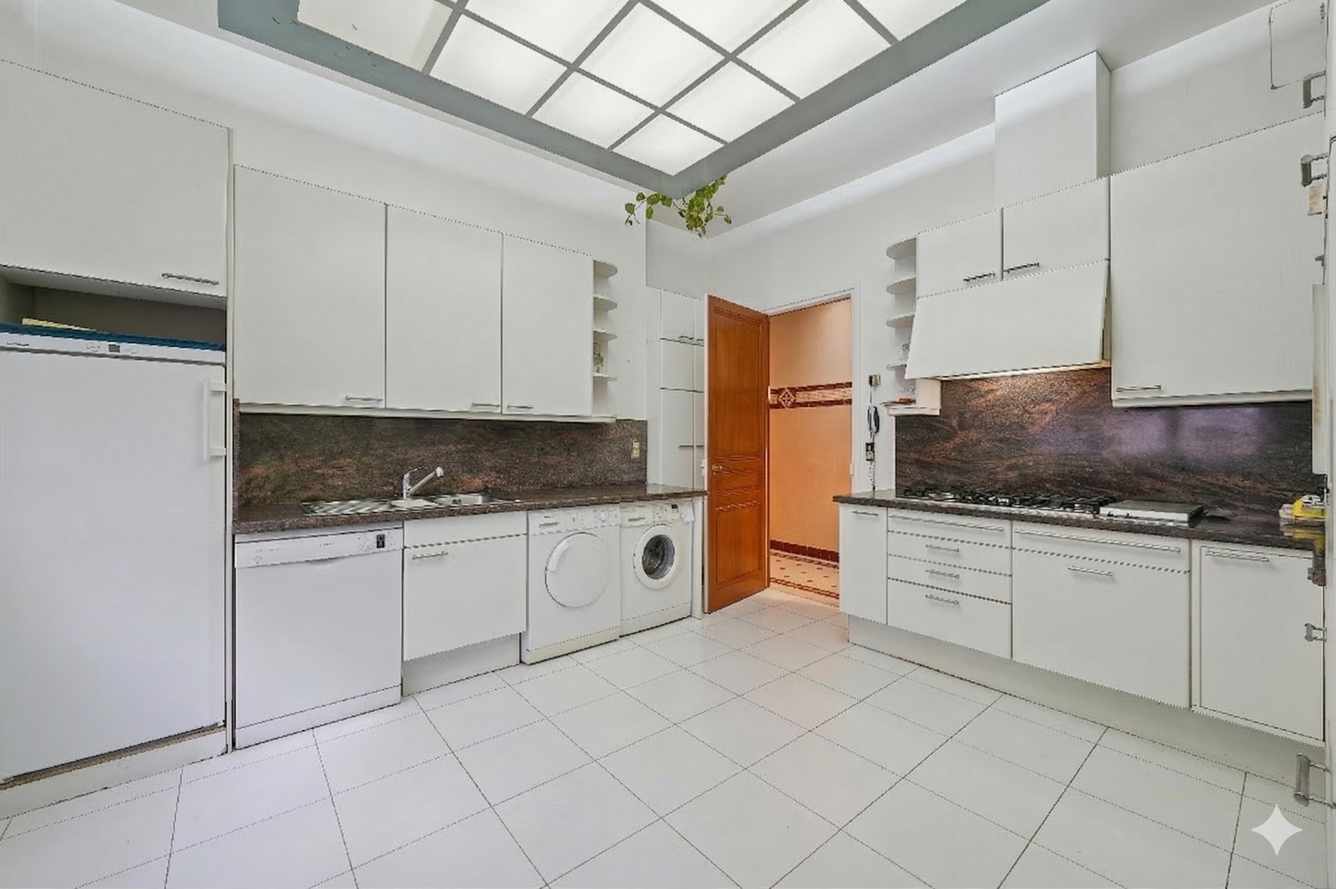 luxury apartment 5 Rooms for sale on PARIS (75016)