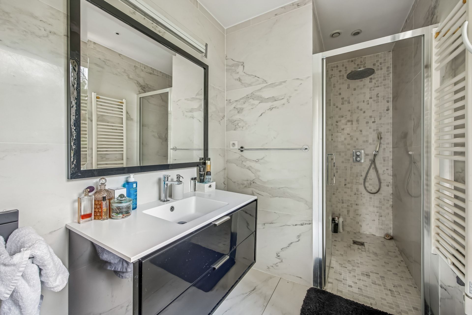 luxury house 8 Rooms for sale on LES MESNULS (78490)