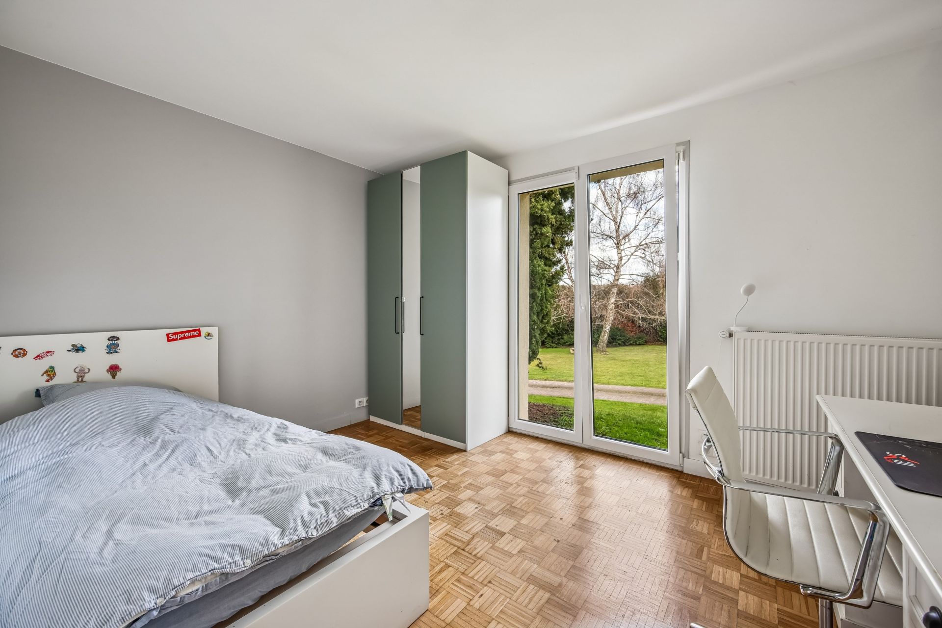 luxury house 8 Rooms for sale on LES MESNULS (78490)