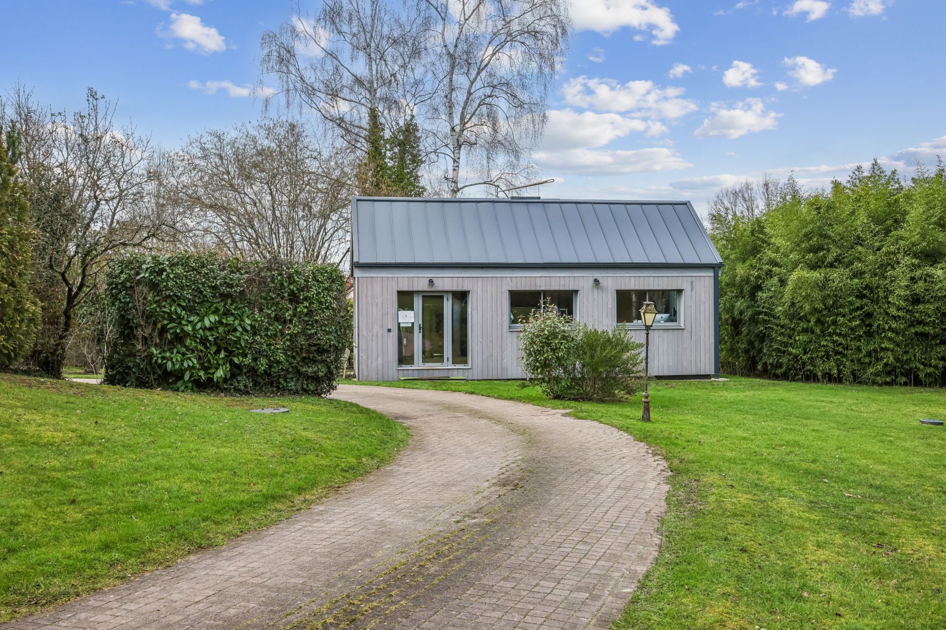 luxury house 8 Rooms for sale on LES MESNULS (78490)