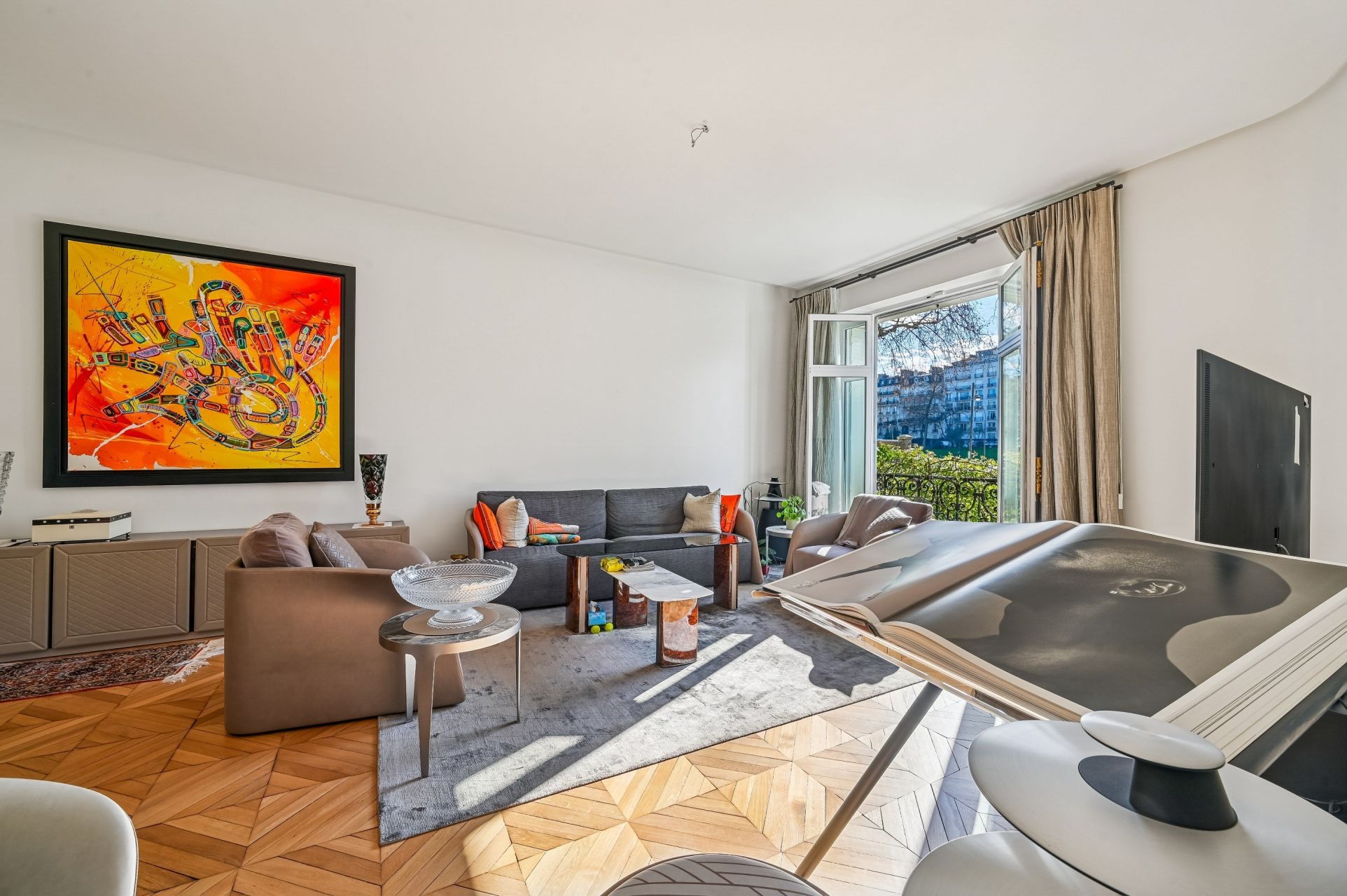 luxury apartment 7 Rooms for sale on PARIS (75016)