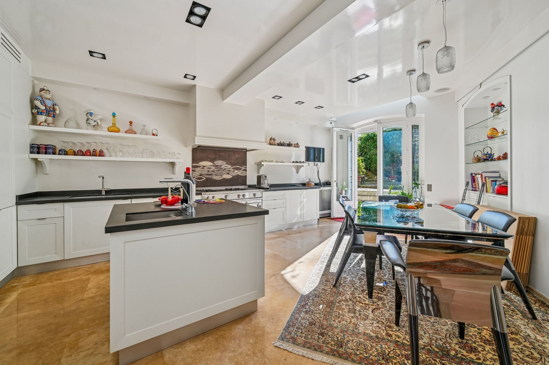 luxury apartment 7 Rooms for sale on PARIS (75016)