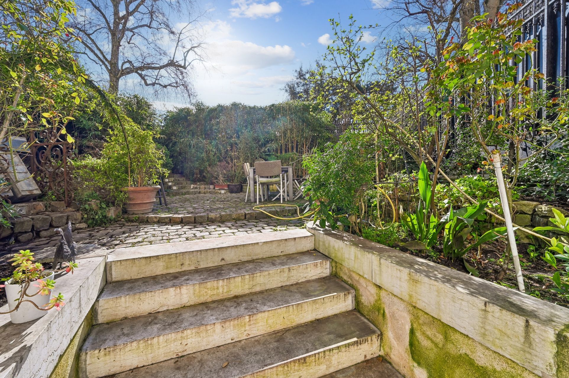 luxury apartment 7 Rooms for sale on PARIS (75016)