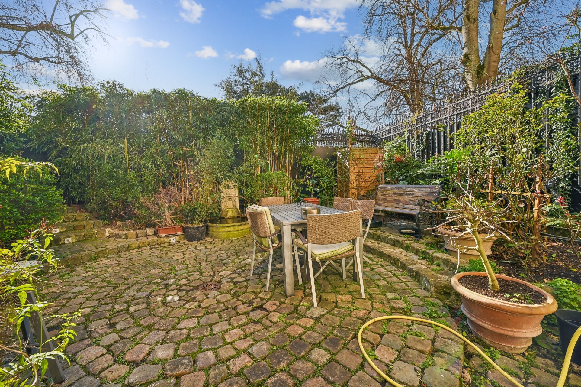 luxury apartment 7 Rooms for sale on PARIS (75016)