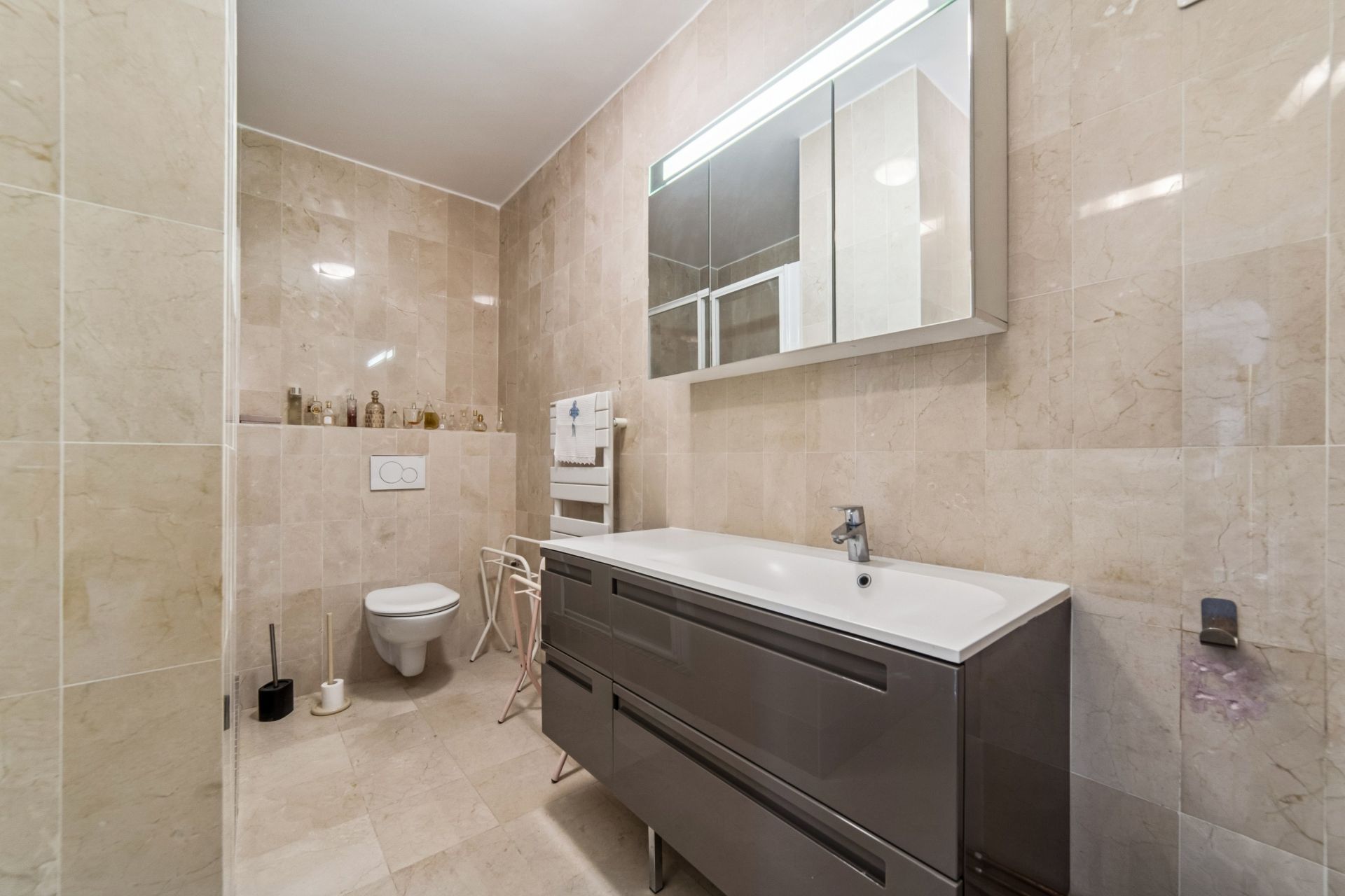 luxury apartment 4 Rooms for sale on PARIS (75016)