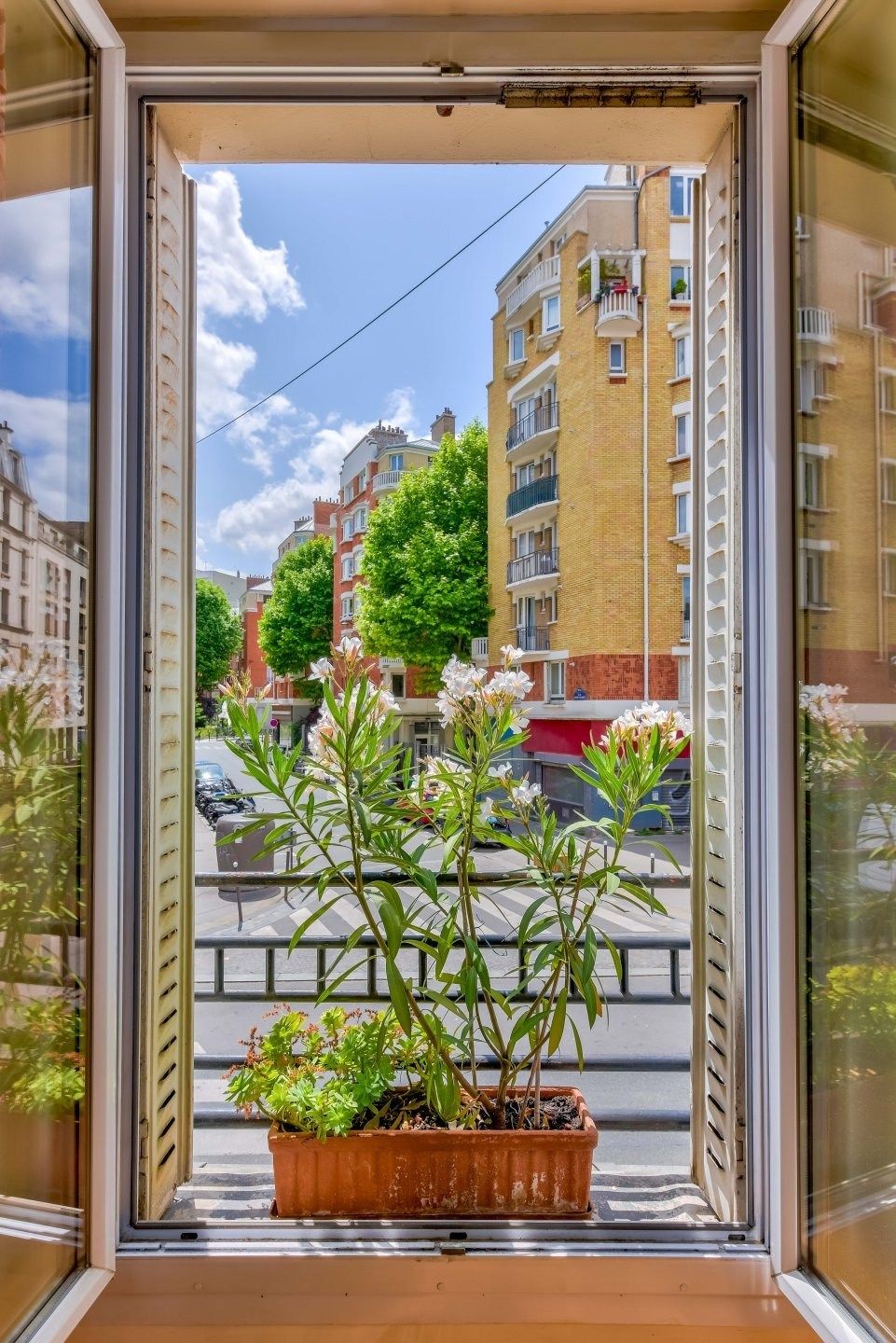 luxury apartment 2 Rooms for sale on PARIS (75018)