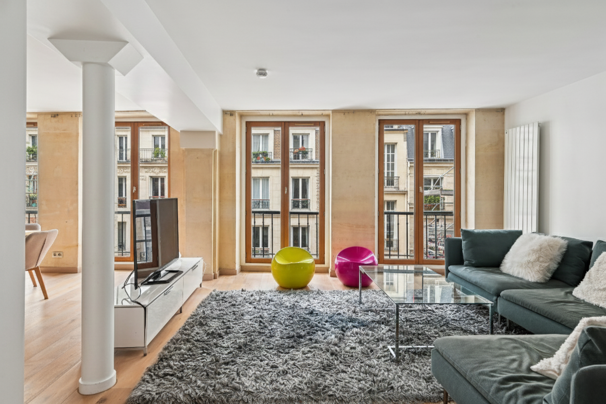 luxury apartment 4 Rooms for sale on PARIS (75002)