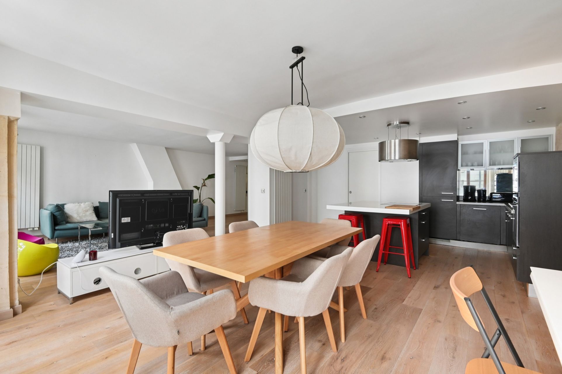 luxury apartment 4 Rooms for sale on PARIS (75002)