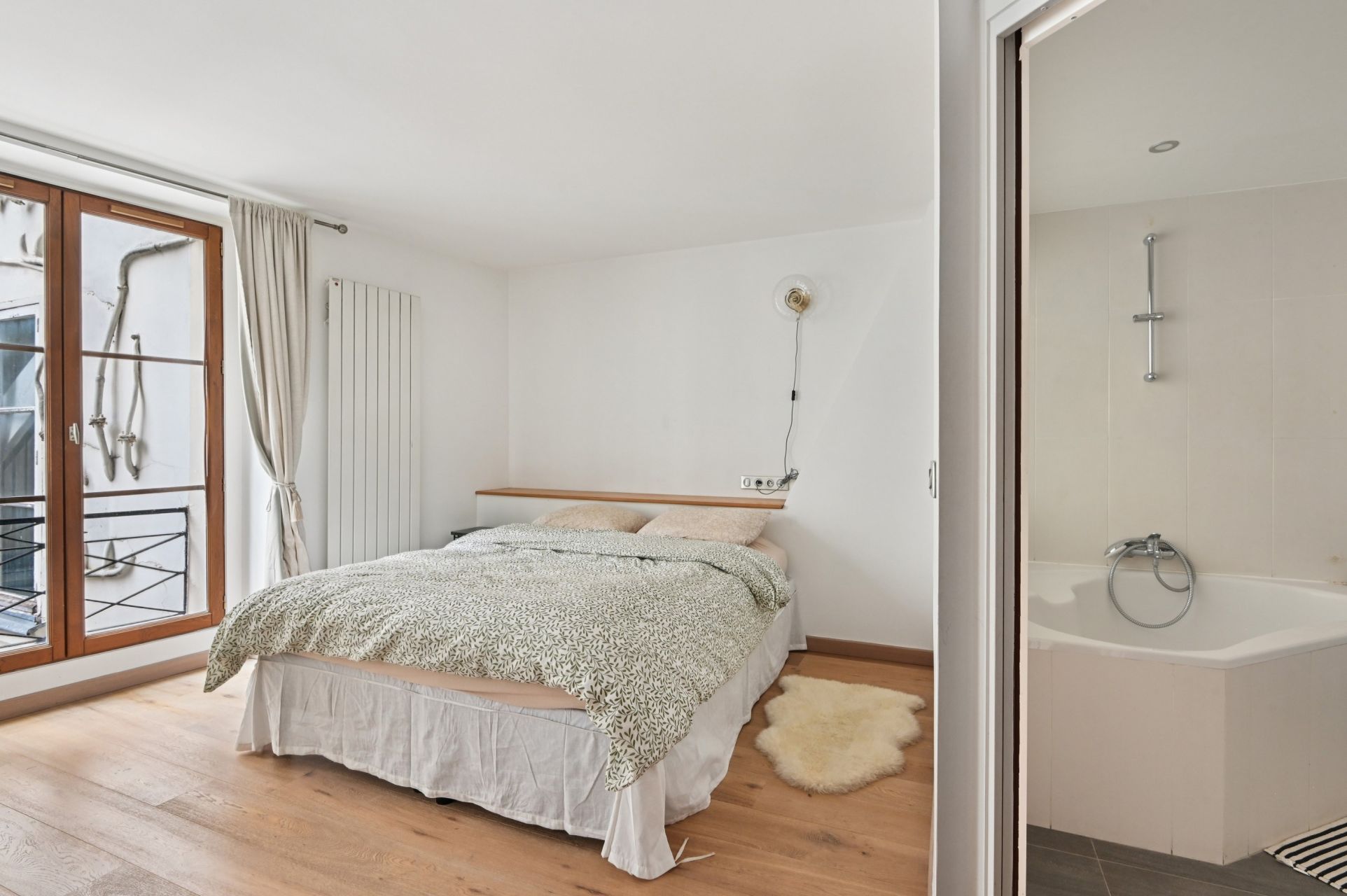 luxury apartment 4 Rooms for sale on PARIS (75002)