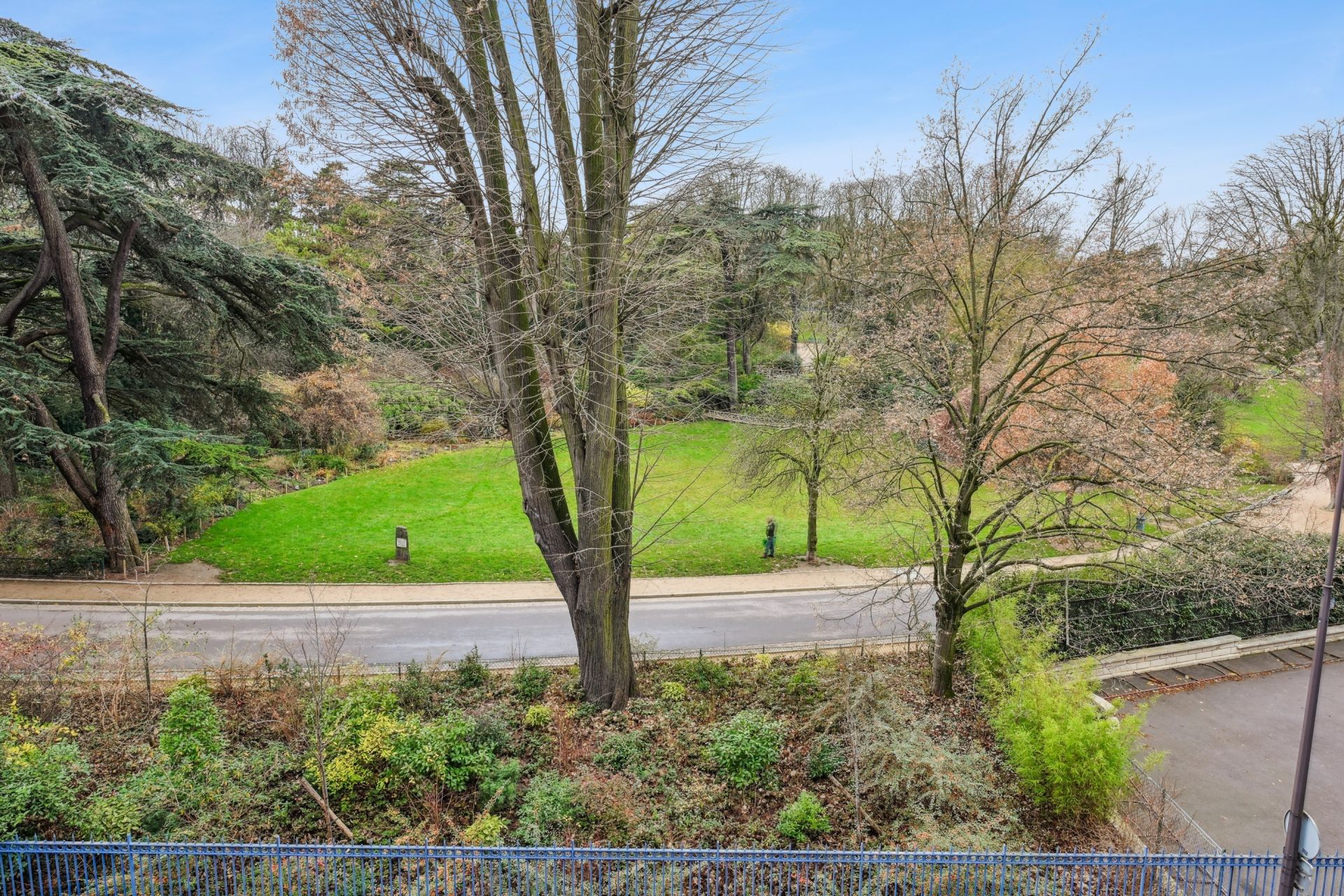 luxury apartment 5 Rooms for sale on PARIS (75014)