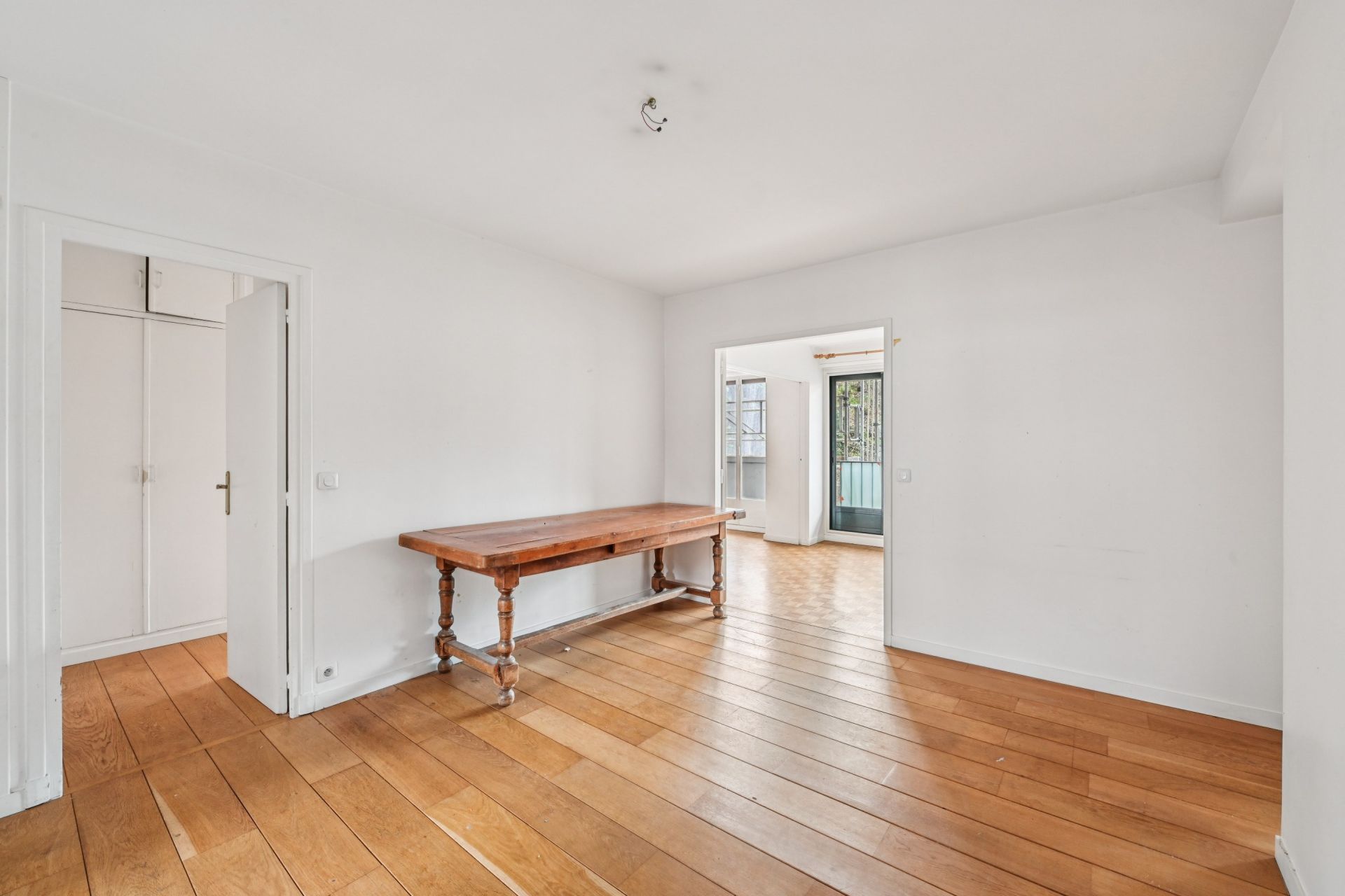 luxury apartment 5 Rooms for sale on PARIS (75014)