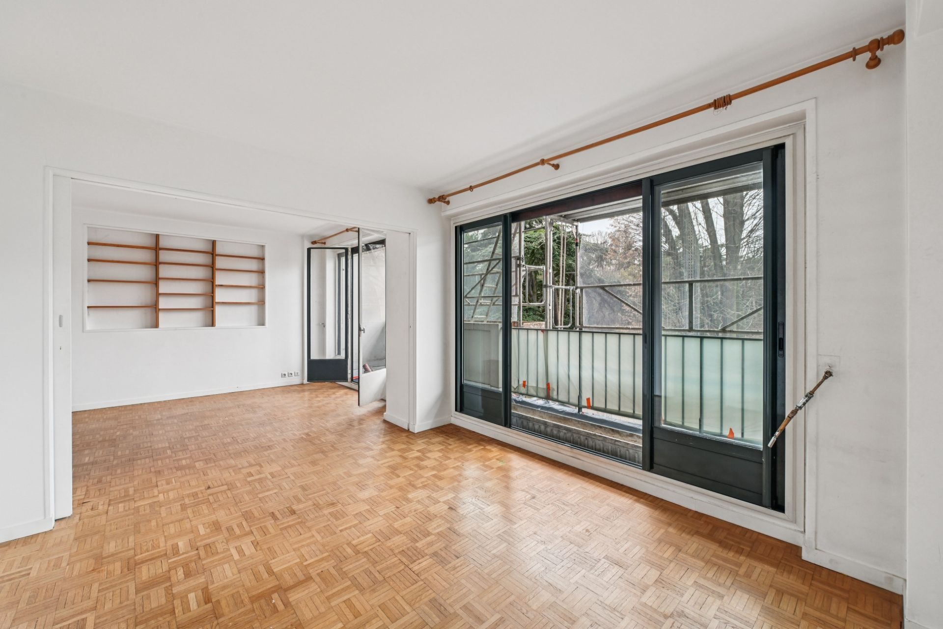 luxury apartment 5 Rooms for sale on PARIS (75014)