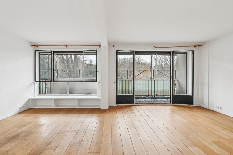 luxury apartment 5 Rooms for sale on PARIS (75014)