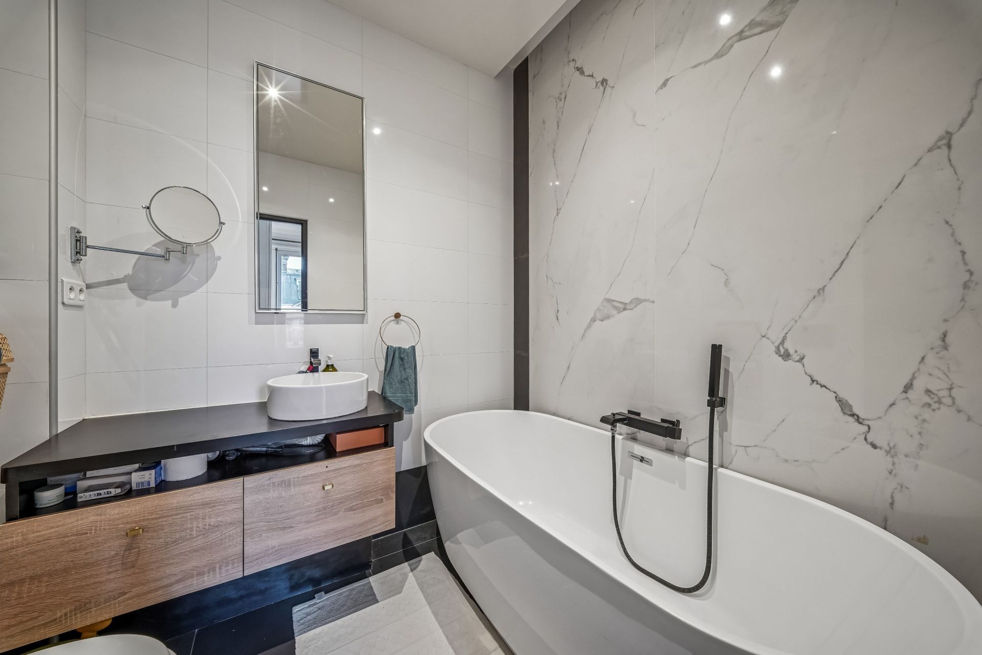 luxury apartment 5 Rooms for sale on PARIS (75001)