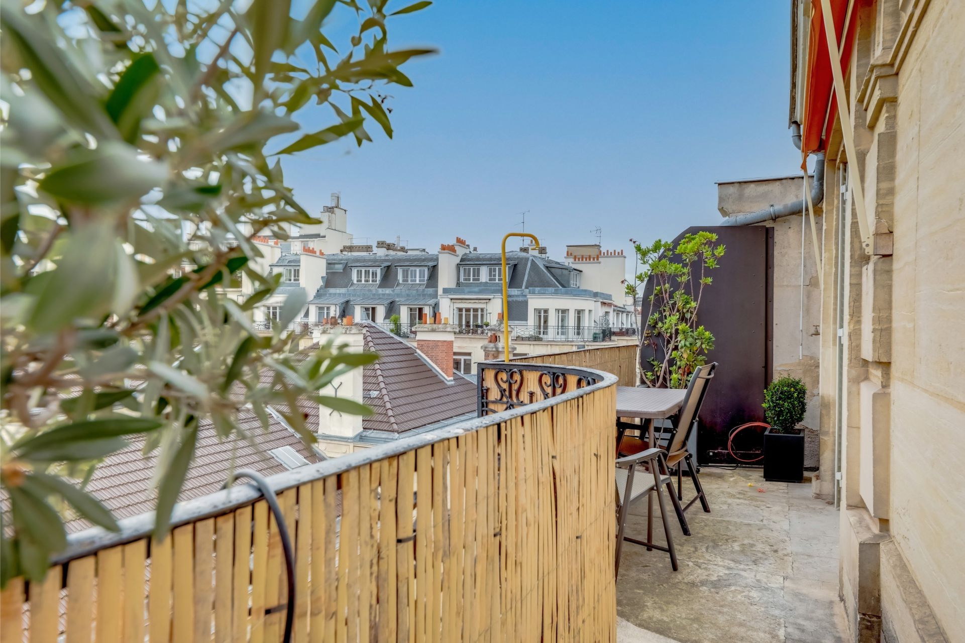 luxury apartment 5 Rooms for sale on PARIS (75017)