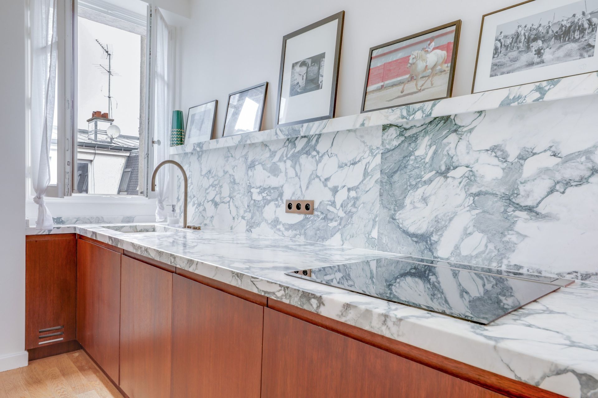 luxury apartment 5 Rooms for sale on PARIS (75017)